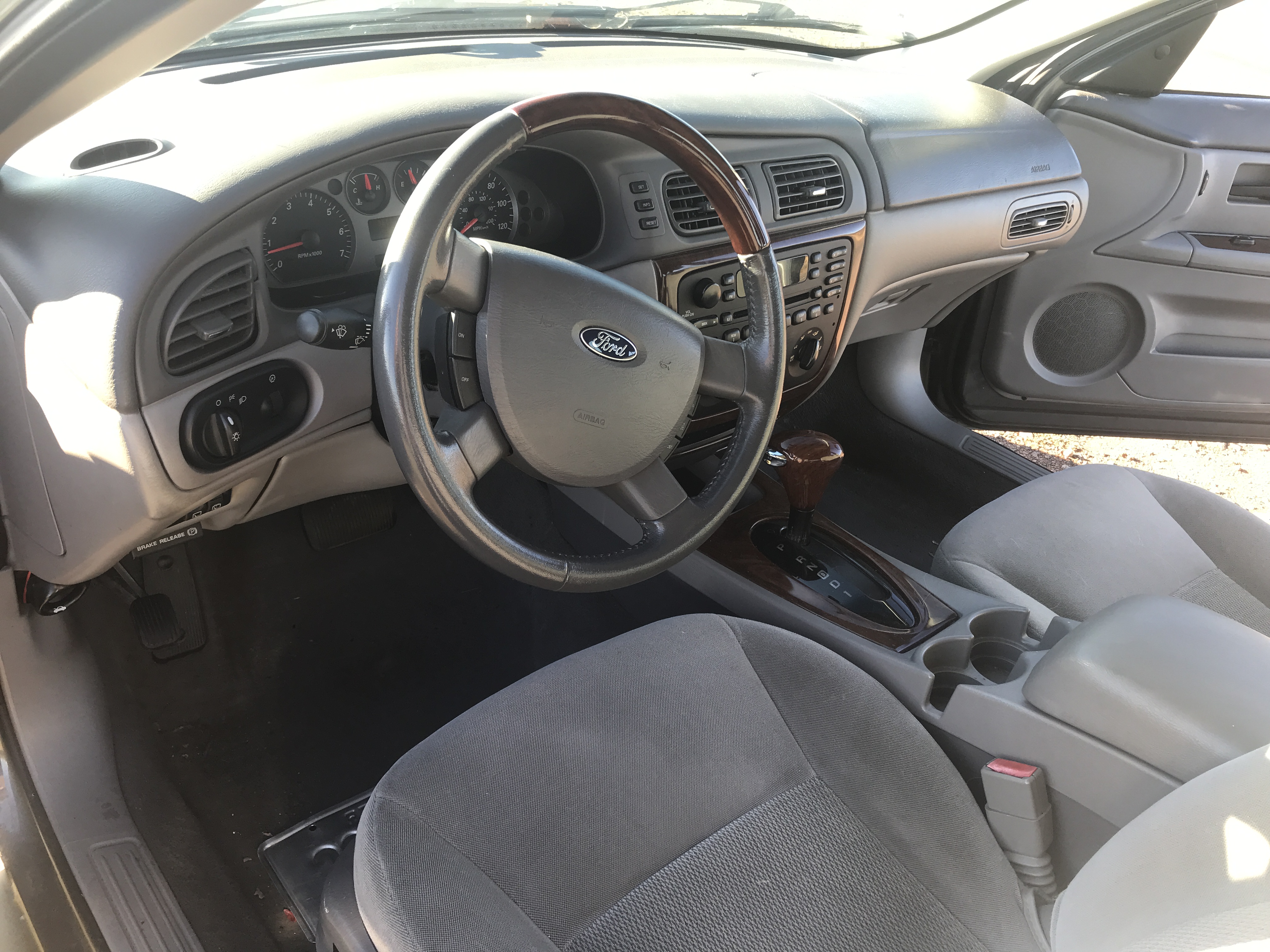 2005 Ford Taurus S Comfort Wagon — photo 50