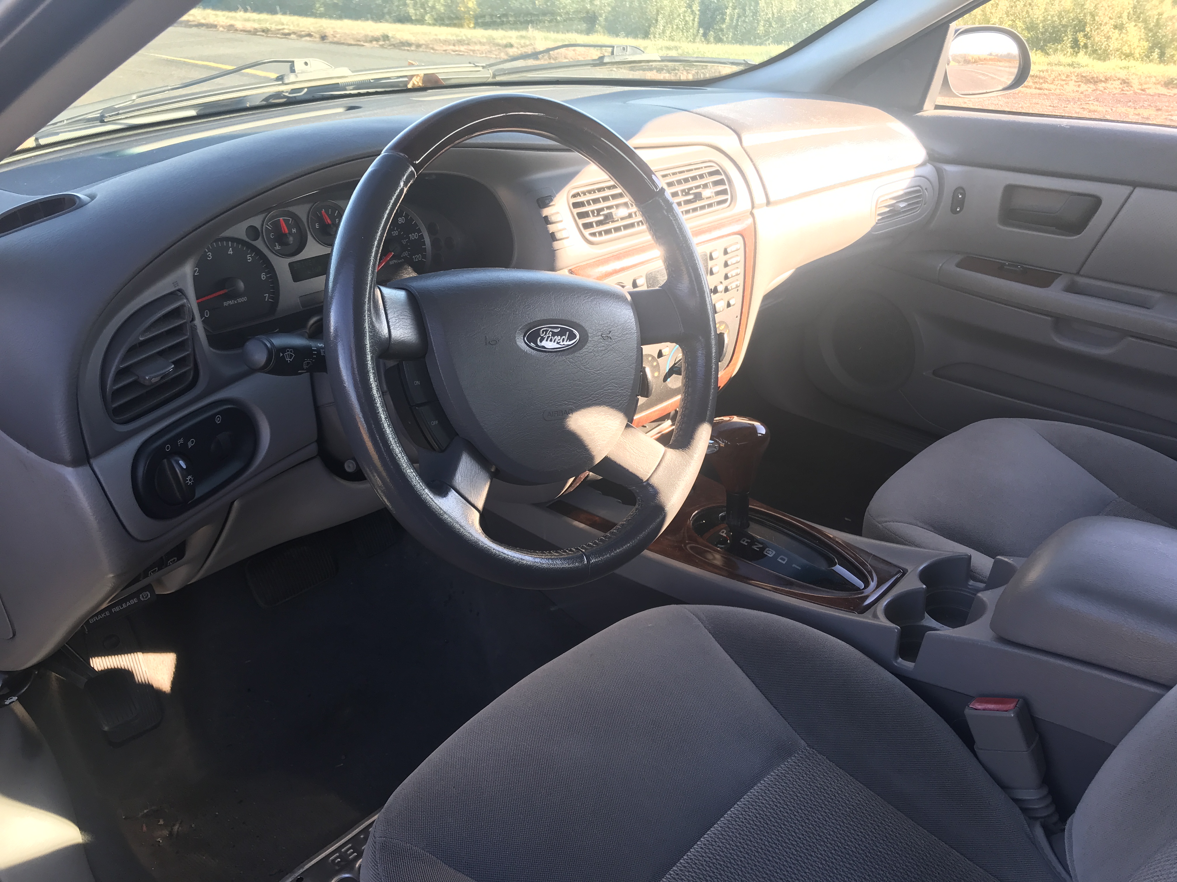 2005 Ford Taurus S Comfort Wagon — photo 138