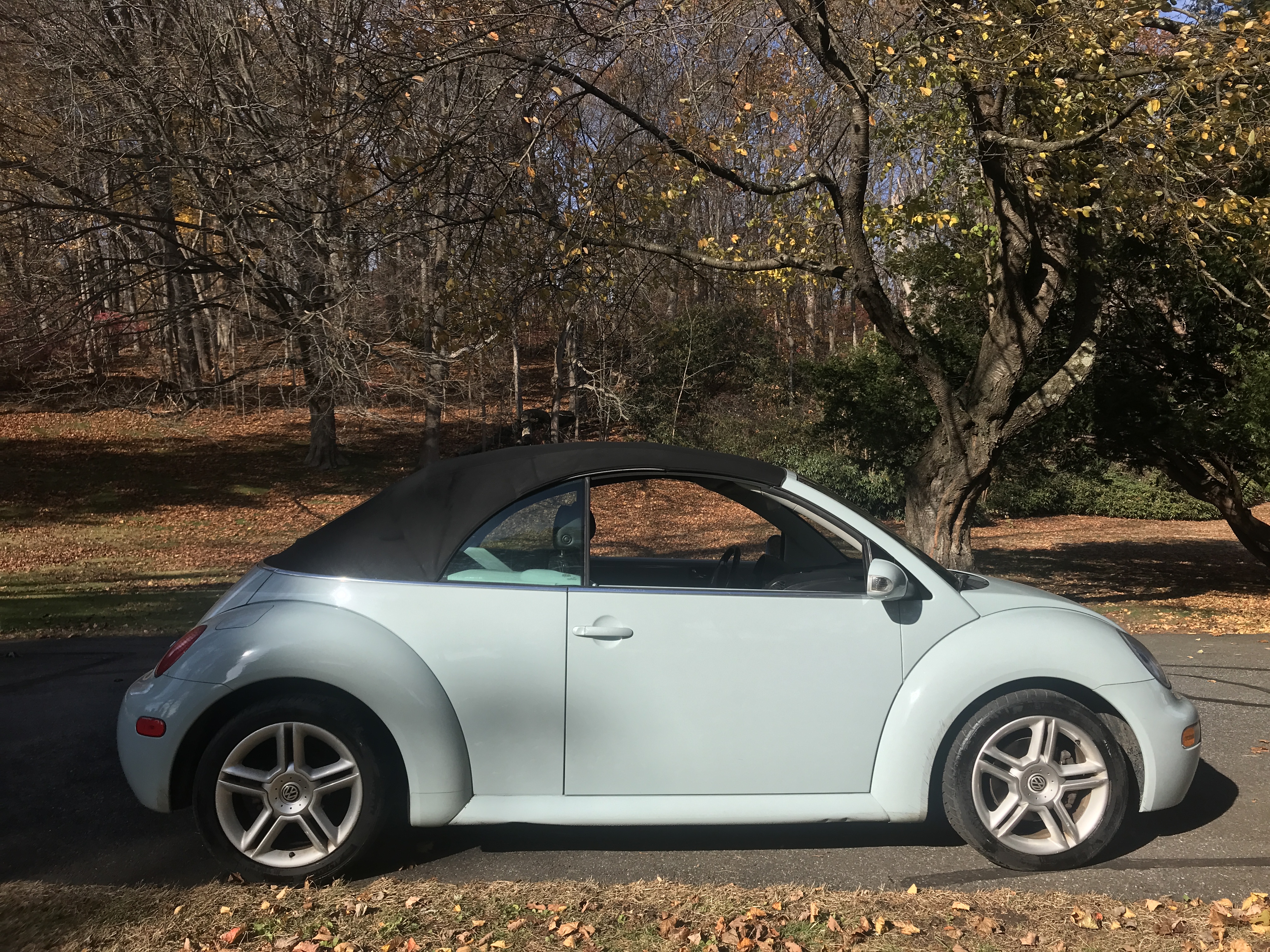 2004 Volkswagen New Beatle Convertible Cabriolet Turbo with 82K hero