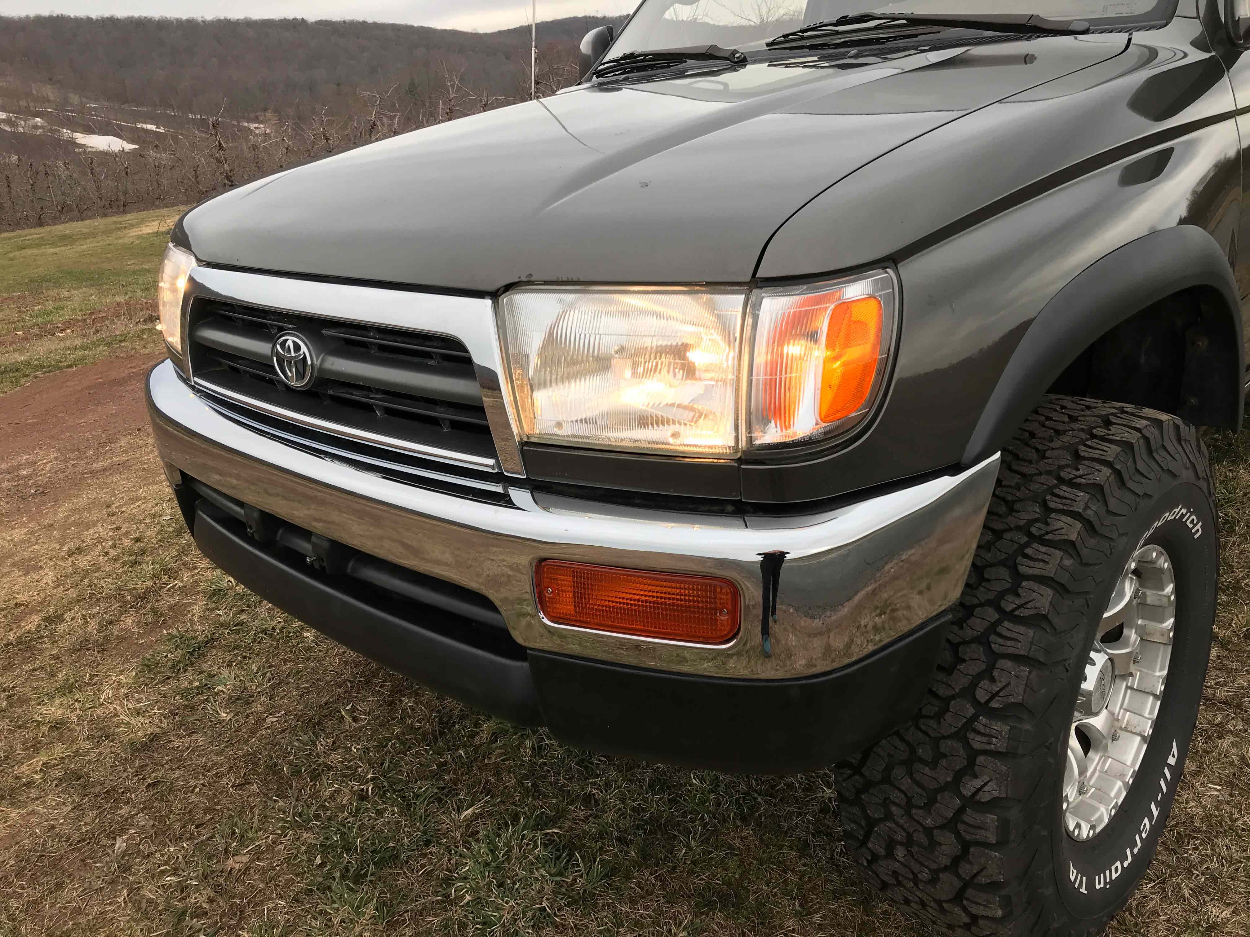 1998 Toyota 4Runner SR5 5 Speed 4x4 3.4L V6 Third Generation - The Holy Grail Third Gen : 3rd Gen with RECON: New Frame, Brakes Throughout, New Radiator, New A/C Condenser, New Steering Rack-Power Steering Hoses, New Sway Bar Links, New Cam Plugs, New Cat to back Exhaust System, New Cluch and Clutch Assembly, New Rear Manifold Seal, New Timing Belt and Waterpump, New Valve Cover Gaskets, New Belts, New Gas Tank, New 3" Bilstein Lift Kit, New Toytech Rear BOSS Shocks, 4 New 285-75-16 BF Goodrich All Terrain Tires, New MB Wheels, New Upgraded JVC Digital Media and Sound system — photo 11