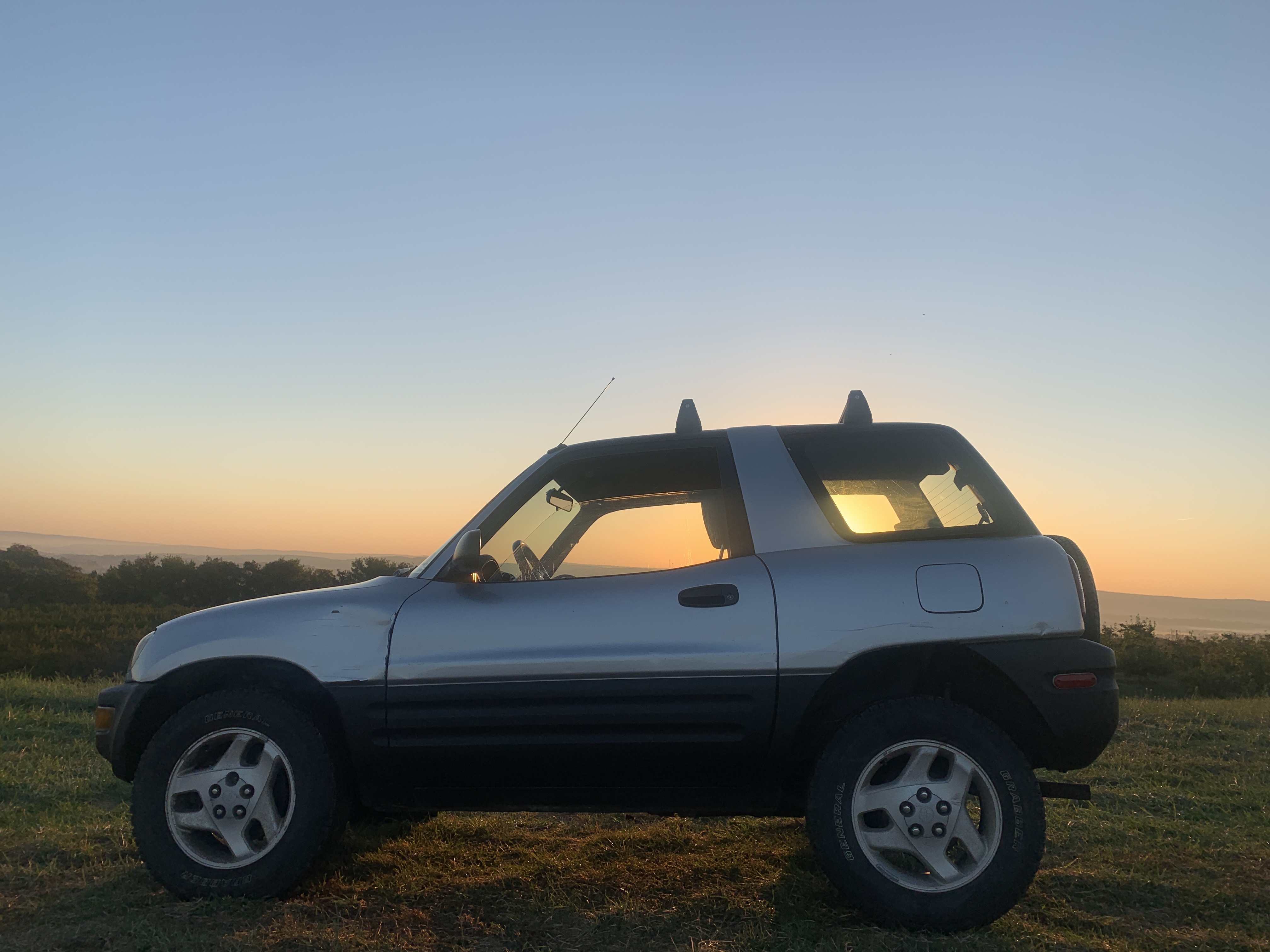 1998 Toyota RAV4 2 Door AWD — photo 2