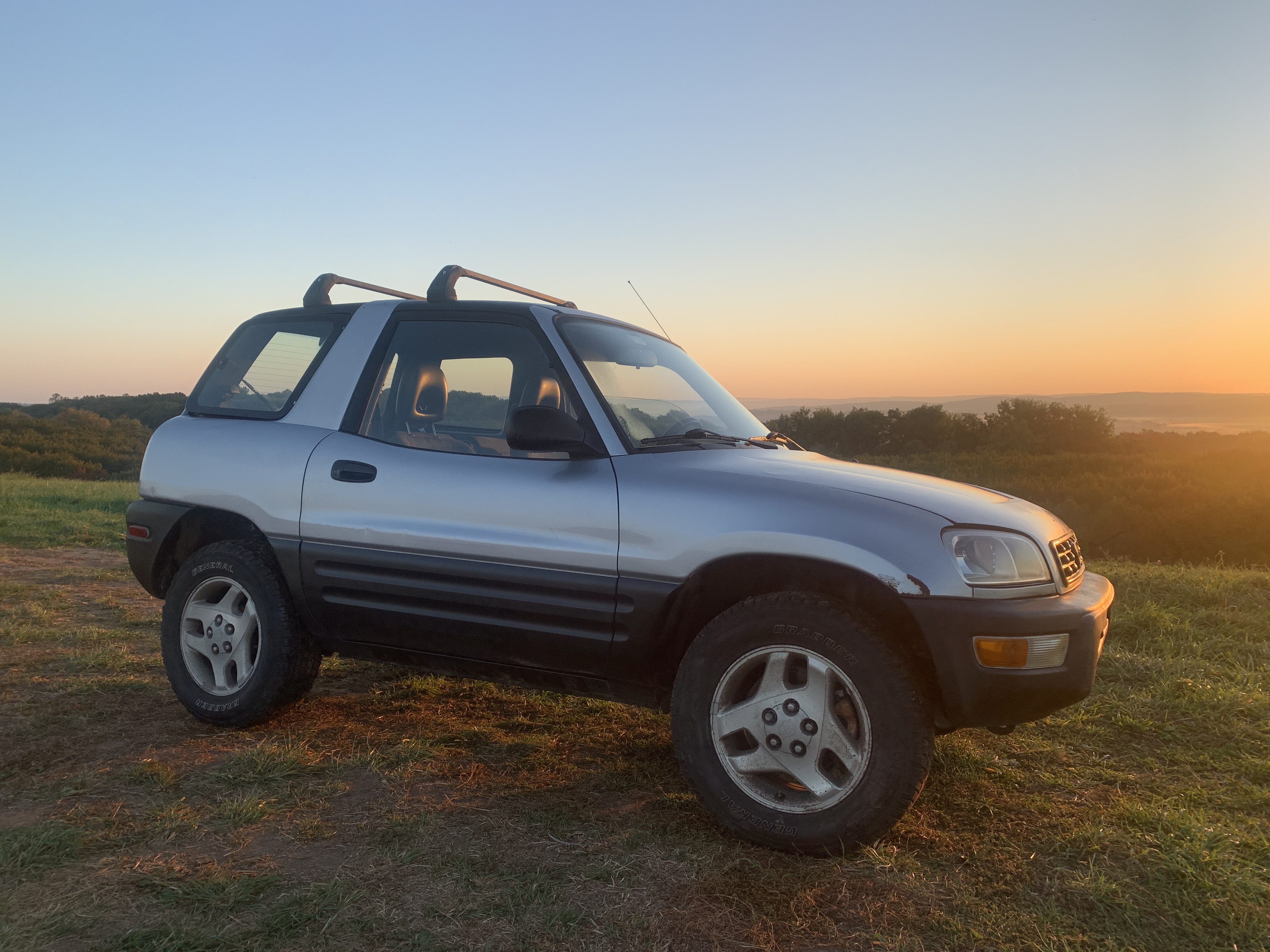 1998 Toyota RAV4 2 Door AWD — photo 10