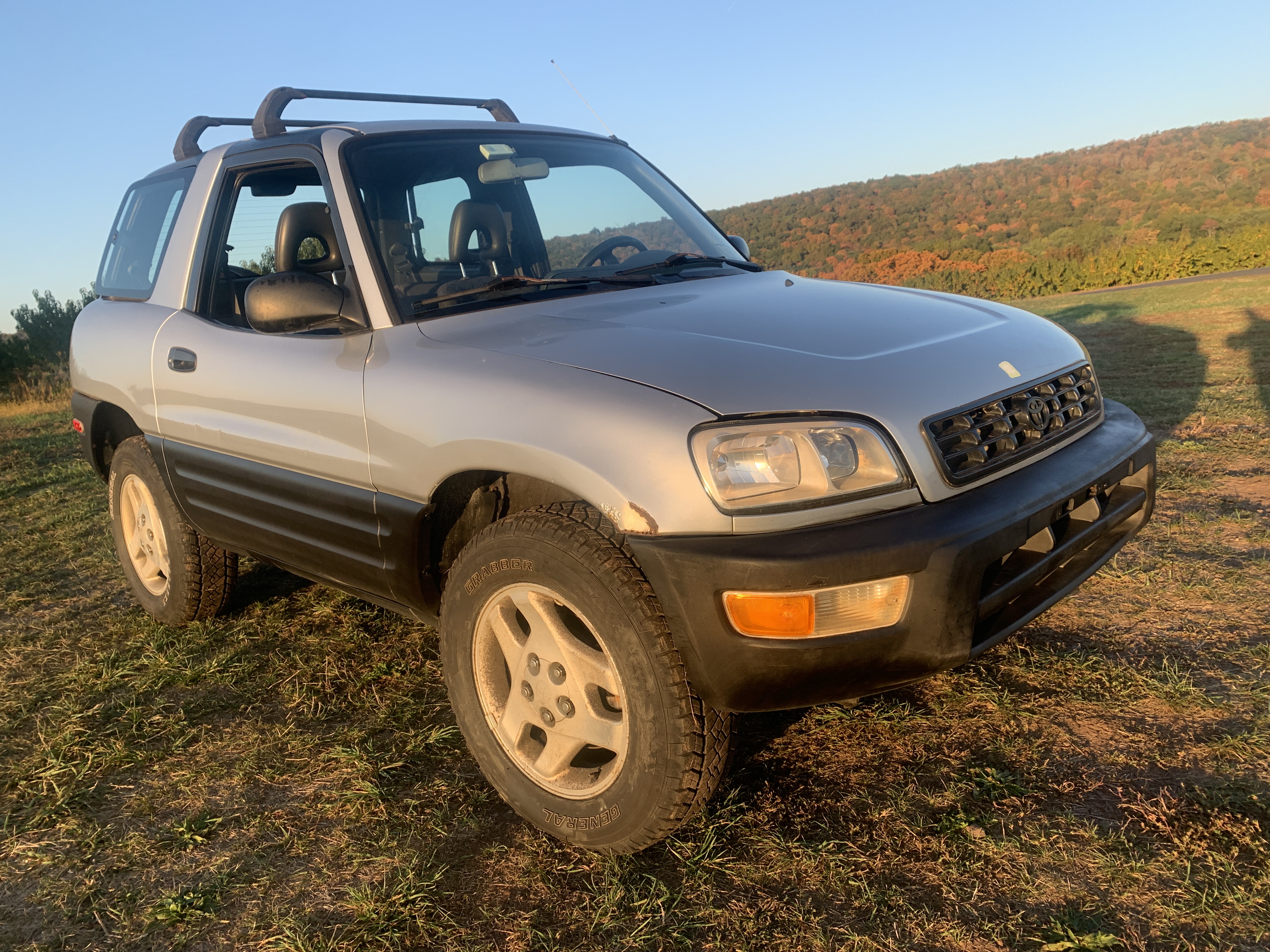 1998 Toyota RAV4 2 Door AWD — photo 13