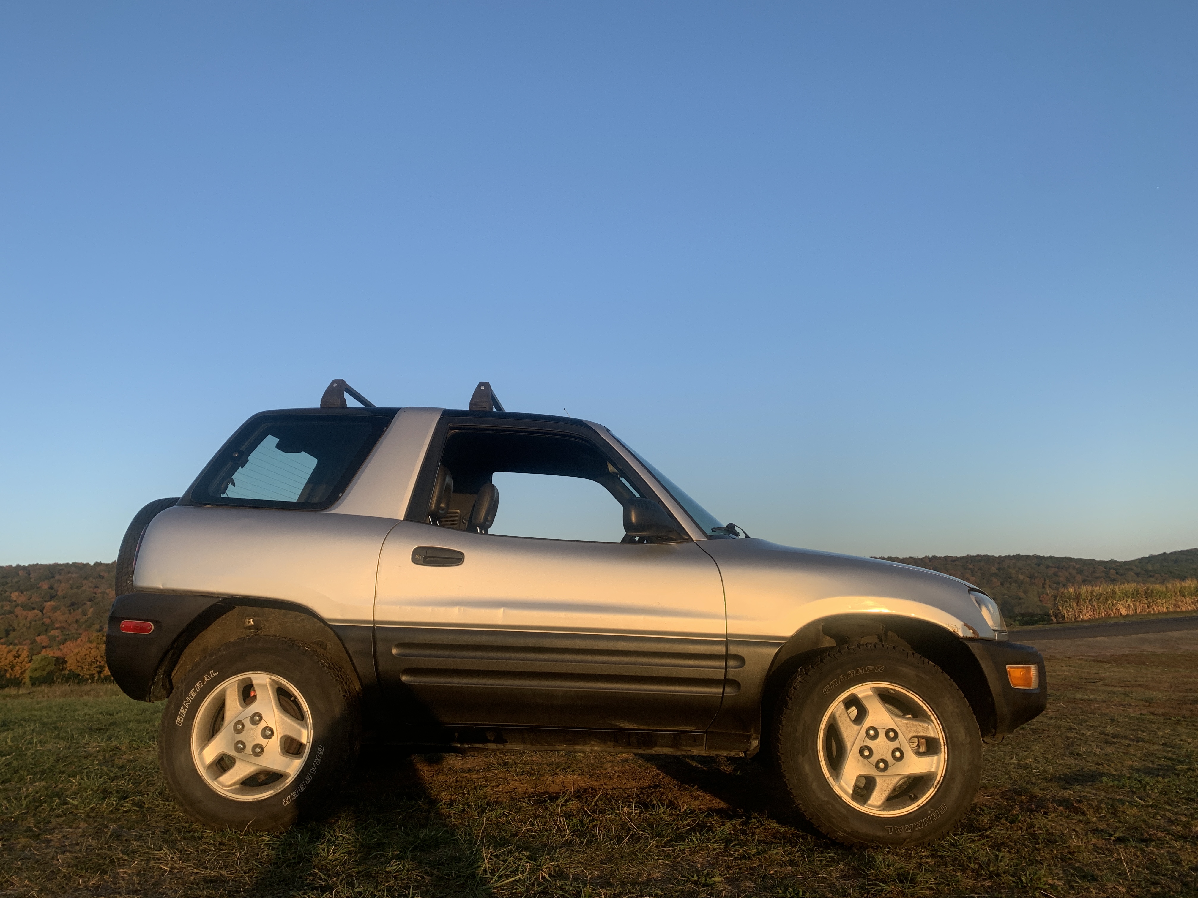 1998 Toyota RAV4 2 Door AWD — photo 21